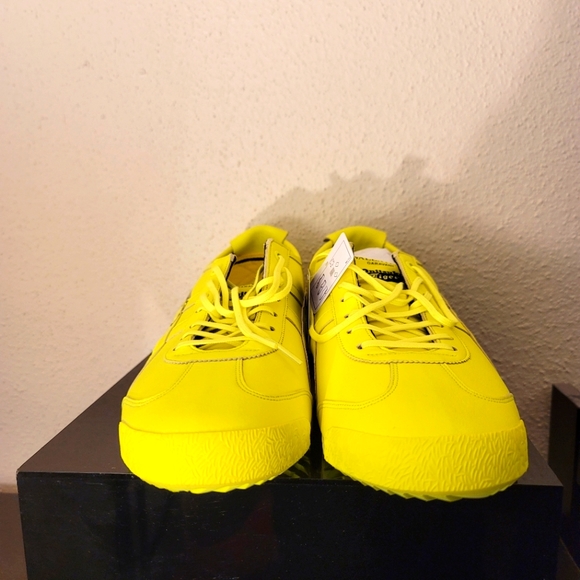 NWB Onitsuka Tiger × Valentino sneakers - Picture 3 of 5